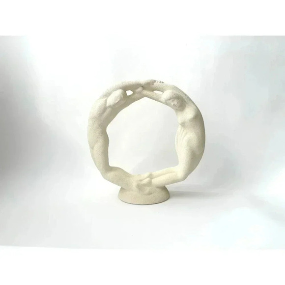 Vintage Midcentury Modern Haeger White Textured Cirlce of Love Eternity Figure - Picture 2 of 10